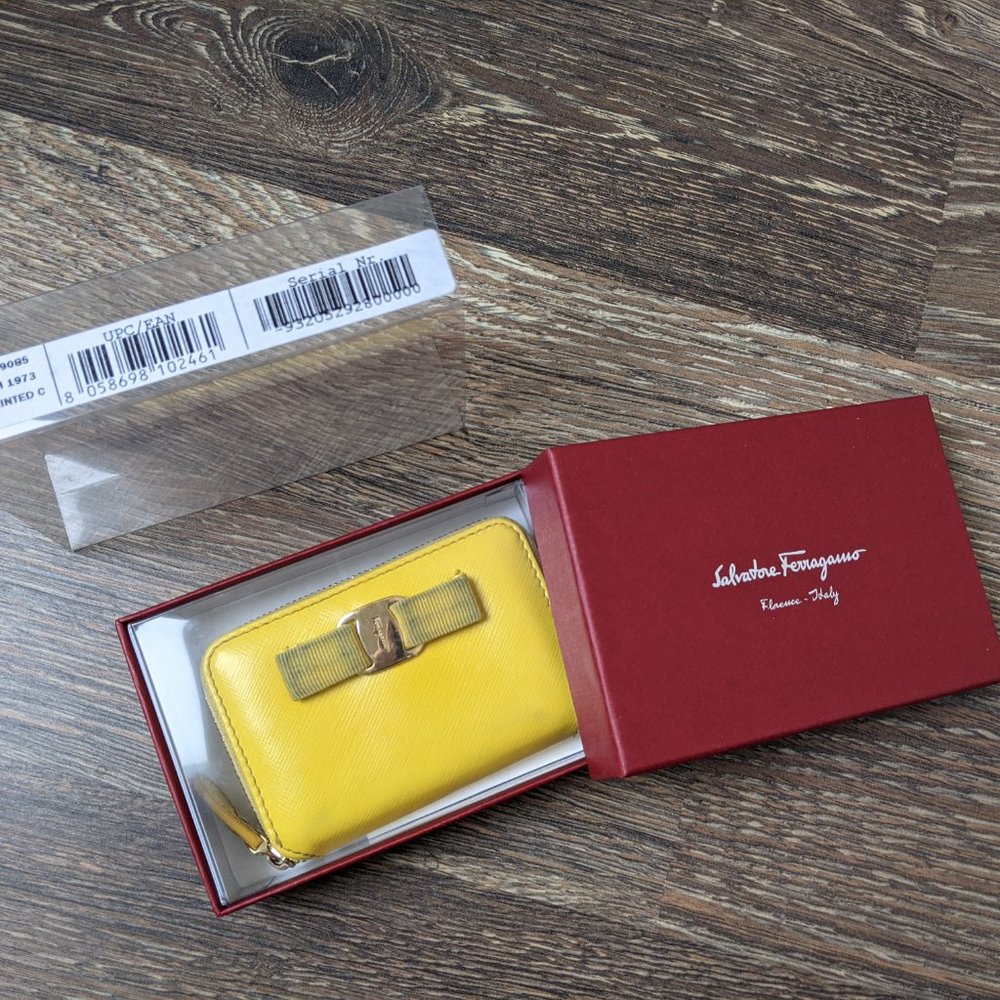 Salvatore Ferragamo Vara Card Case Yellow Saffiano